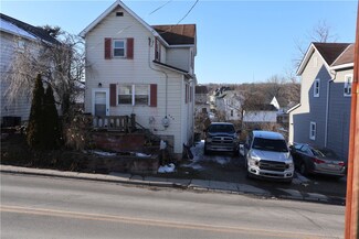 649 Wood St, California, PA 15419