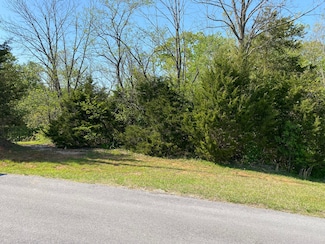 1314 Green Hill Estates Rd, Monticello, KY 42633