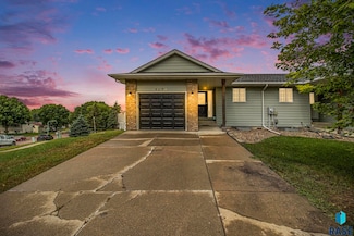3072 E Bragstad Dr, Sioux Falls, SD 57103