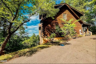 2438 Walnut Ridge Way, Sevierville, TN 37862