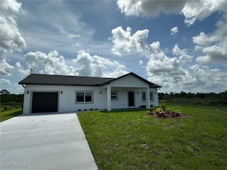 961 Countess Ave, Lehigh Acres, FL 33974