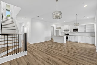 5615 Savyon Dr, Houston, TX 77091
