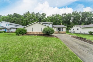 68 Weathervane Ln, Brunswick, OH 44212