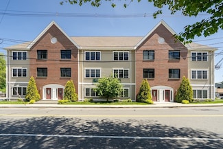15 Church St Unit 201, Wilmington, MA 01887