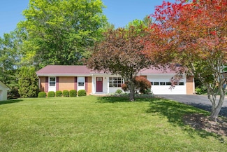 414 Stonegate Dr, Blacksburg, VA 24060