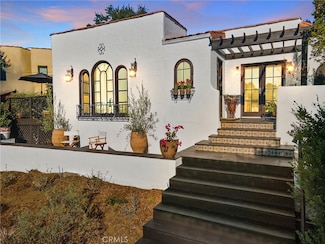 1122 Berkeley Dr, Glendale, CA 91205