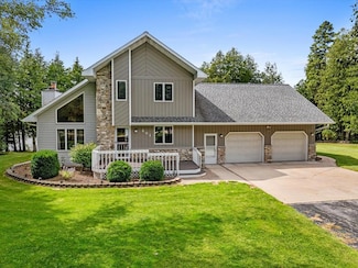 601 Sleepy Hollow Dr, Sturgeon Bay, WI 54235