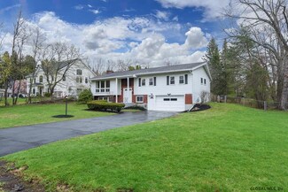 14 Reddy Ln, Albany, NY 12211
