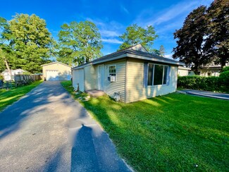 42690 N Woodbine Ave, Antioch, IL 60002