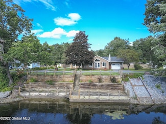 61 Palmer Dr, Queensbury, NY 12804