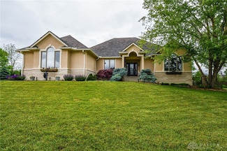 2338 Abbey Ln, Xenia, OH 45385