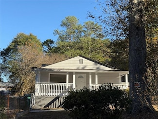 221 Sheppard Place, Stone Mountain, GA 30083