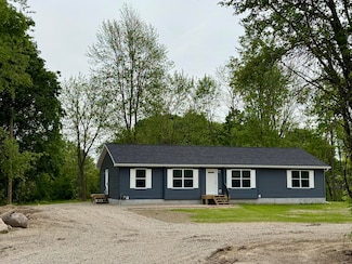 2827 Green Acres Dr, Mulliken, MI 48861