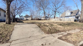 4340 Lloyd St, Kansas City, KS 66103