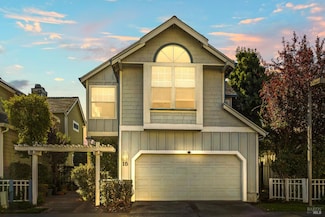 15 Marina Ridge Ct, Vallejo, CA 94591