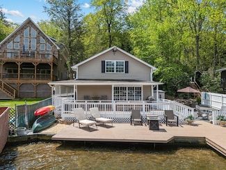 34 S Lake Dr, Lake Harmony, PA 18624