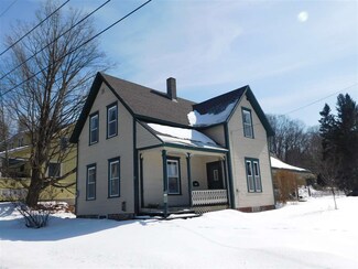 20 Pleasant St, West Lebanon, NH 03784