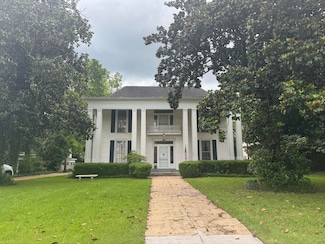 26718 E Main St, West Point, MS 39773