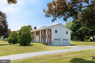 1708 Kempfield Dr, Hampstead, MD 21074