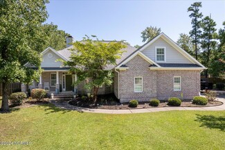 3801 Daphine Dr, Wilmington, NC 28409