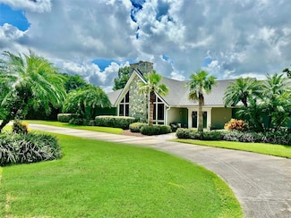 514 Hillside Dr, Auburndale, FL 33823