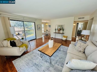 310 N Civic Dr Unit 203, Walnut Creek, CA 94596