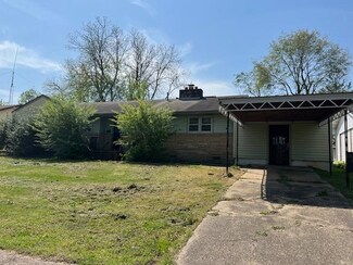 1102 W Thompson St, Paragould, AR 72450