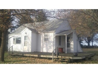 1652 Suhr Dr, Hendricks, MN 56136