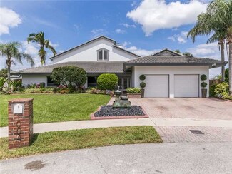 10041 SW 2nd St, Plantation, FL 33324