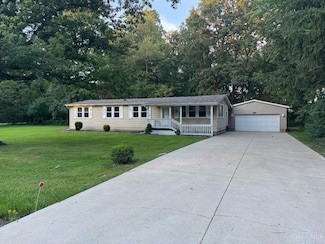 121 Hatchie Dr, Lake Waynoka, OH 45171