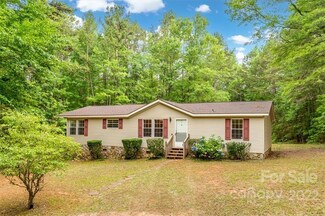 1475 Smith Woods Ln, Hickory Grove, SC 29717