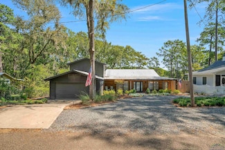 834 Cypress Dr, Karnack, TX 75661