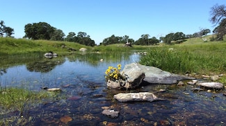 2 Zorro Rd, La Grange, CA 95329