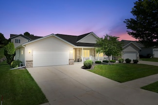 1456 Bluebell Dr, Hartford, WI 53027