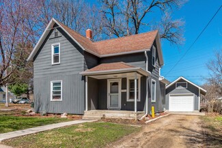 1123 N 3rd St, Ames, IA 50010