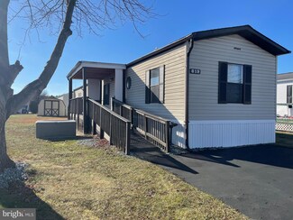 819 Samantha Cir Unit 321, Bear, DE 19701