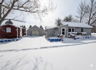 212 8th St S, New Salem, ND 58563