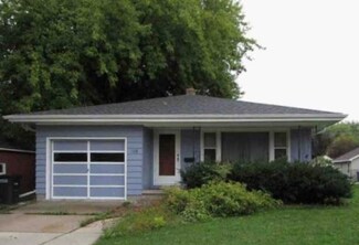 109 W 23rd Ave, Oshkosh, WI 54902