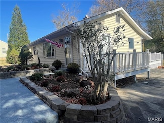 13 E Meadow Ln, Ellisville, MO 63021