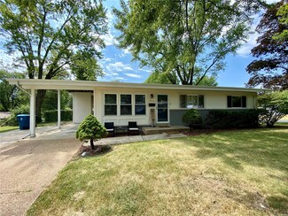 406 Hawthorn Ave, Saint Charles, MO 63301