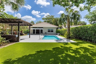603 Misty Oaks Ln, Pompano Beach, FL 33069