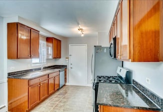 1711 W Estes Ave Unit 2N, Chicago, IL 60626