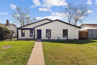 530 Edgemere Dr, Garland, TX 75043