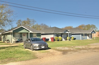 501 15th St, Honey Grove, TX 75446
