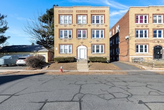 22 Wilcox St, New Britain, CT 06051