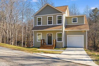 179 S Briarcreek Ct, Hendersonville, NC 28739