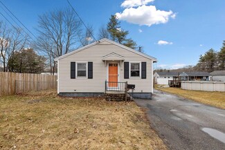 53 Lafayette St, Saco, ME 04072