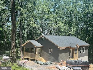 130 Highland Way, Chester Gap, VA 22623