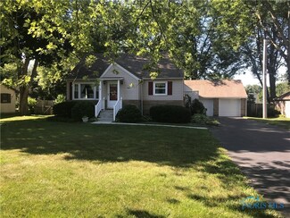 933 Pearl St, Bowling Green, OH 43402