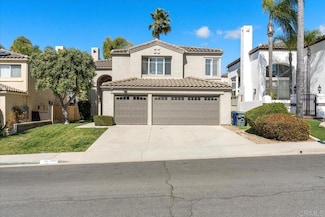 1541 Sapphire Ln, Vista, CA 92081